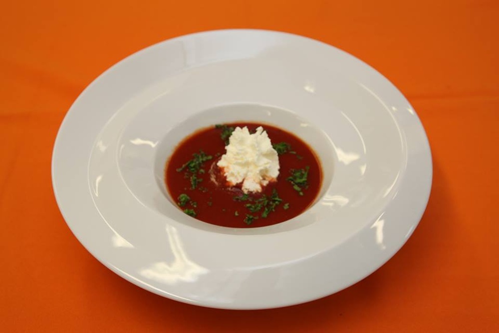 Featured image for “Jemná krémová polévka z pečených rajčat s červenou čočkou”